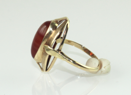 Vintage 14 gouden ring met cabochon streepagaat