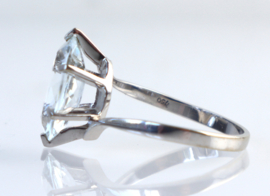 Witgouden ring 18 karaat met echte aquamarijn (beryl)