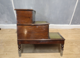 Antiek Engels bibliotheektrapje