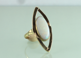 Vintage gouden ring met opaal