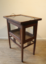 Art Deco theekastje met kerfsnede dienblad