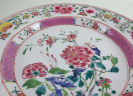 Chinees porseleinen Famile Rose bord