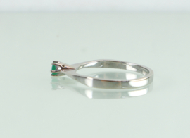 Vintage witgouden ring met smaragd