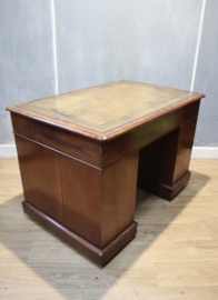 Antiek Engels bureau met lederen blad
