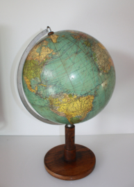 Vintage globe op standaard, ca. 1938
