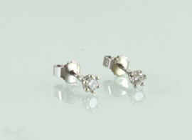 Witgouden oorbellen diamant