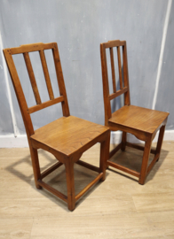 Set antieke iepenhouten stoeltjes