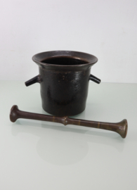 Antieke bronzen vijzel