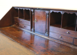 Antieke Engelse secretaire