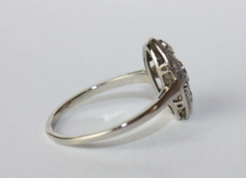 Antieke Art Deco 18 kt witgouden en platina ring met oudslijpsel diamanten