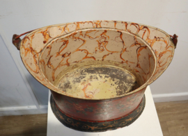 Antieke beschilderde emmer