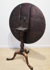 Antieke Engelse tilttoptafel, 18e eeuw