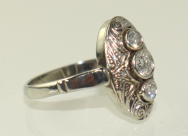 Antieke Art Deco witgouden ring met drie briljant geslepen diamanten