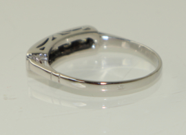 Witgouden Art Deco rijring met vijf oudslijpsel diamanten