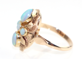 Vintage gouden ring met prachtige opalen