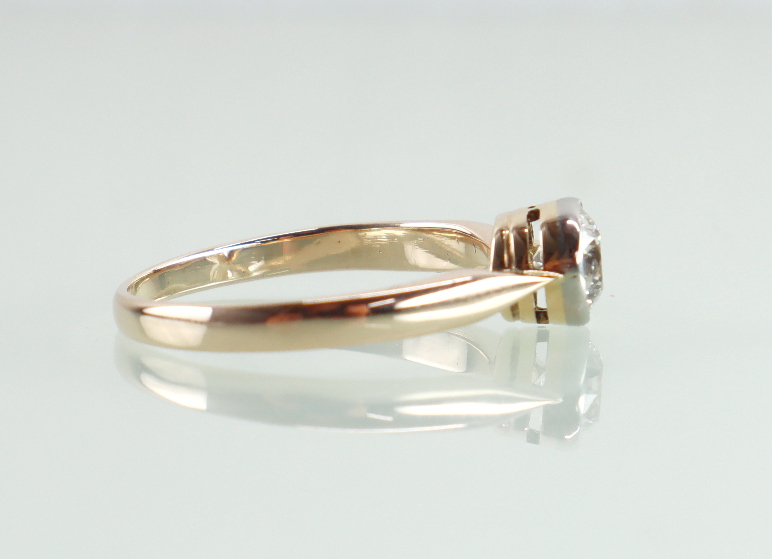 Antieke gouden ring oud slijpsel diamant 0,8 ct