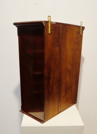 Antiek hangkastje