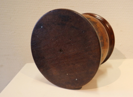 Antieke houten tabakspot