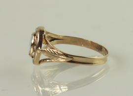 Antieke gouden ring met opaal en zaadparels, jaren ‘20/’30