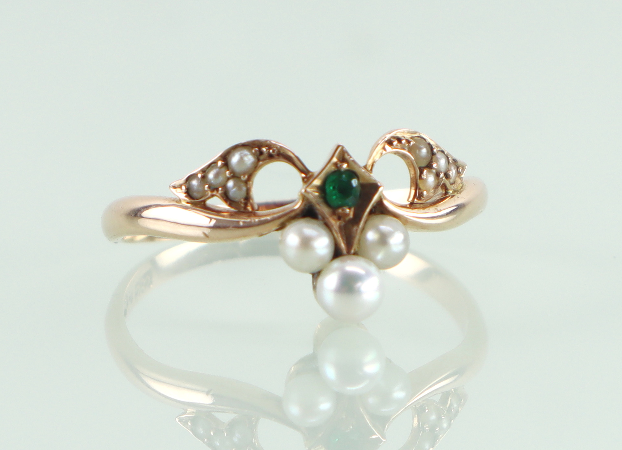 Antieke Art Nouveau gouden ring parels smaragd