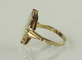 Vintage 14 gouden ring met prachtige grote opaal