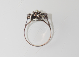 Antieke 18 karaat gouden Art Nouveau ring met parel en diamantjes