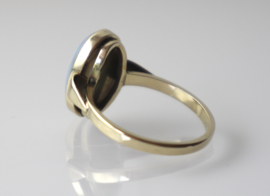 Vintage gouden ring met uitzonderlijk mooie opaal