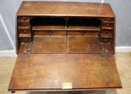 Antieke Engelse secretaire, 18e eeuw