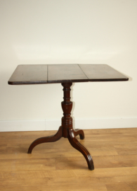 Antieke Engelse tilltoptafel, wijntafeltje