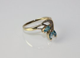 Gouden ring met aquamarijn en diamant