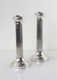 Set antieke zilveren kolomkandelaars 1926
