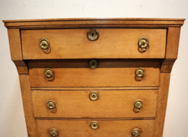 Antieke Hollandse chiffonière