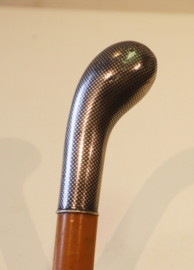 Antieke wandelstok met zilveren heft