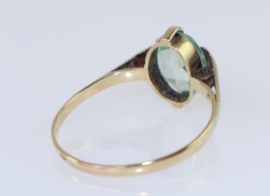 Bijzondere vintage gouden ring met annagroen-glas