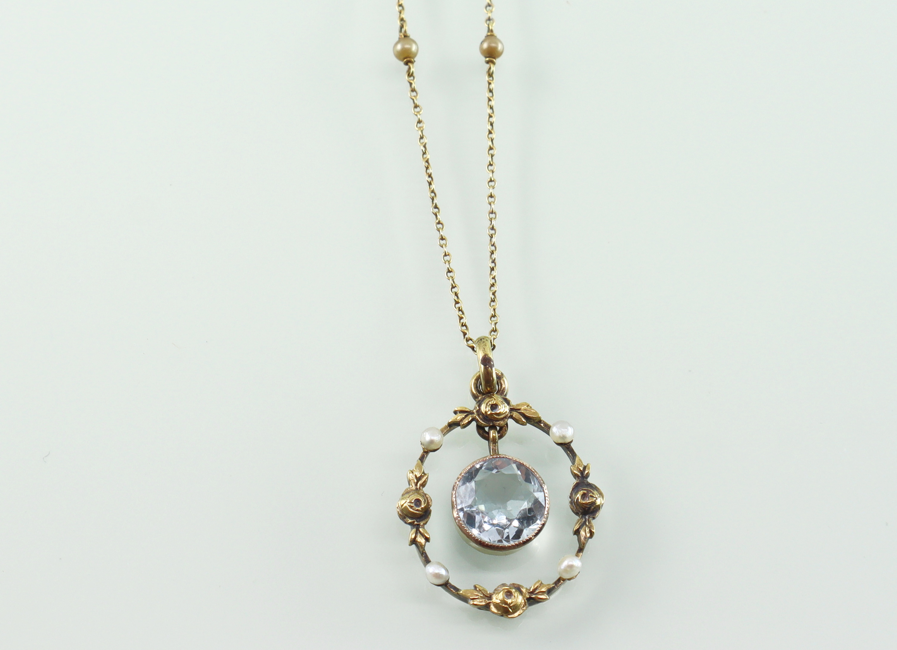 Antieke hanger aquamarijn zaadparels met collier