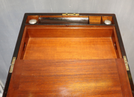 Antieke Engelse schrijfkist met geheime vakjes