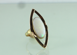 Vintage gouden ring met opaal