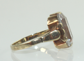 Vintage gouden ring met kleurloze spinel, jaren ‘30/’40.