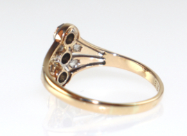 Elegante antieke opengewerkte gouden Art Deco ring met diamanten