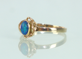 Gouden ring met prachtige blauwe opaal