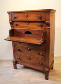 Antieke chiffonière met bureaugedeelte