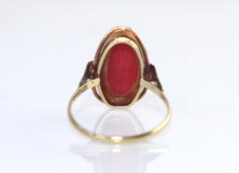 Vintage gouden ring met bloedkoraal