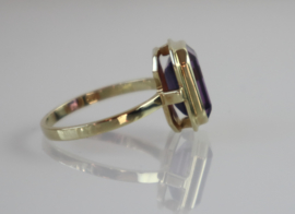 Gouden ring met amethist