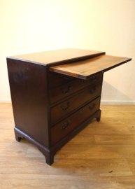 Antieke Engelse commode / Bachelor chest 18e eeuw