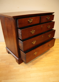 Antieke Engelse commode, 18e eeuw