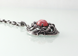 Zilveren hanger rhodochrosiet aan jasseron collier