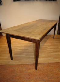 Grote antieke Franse tafel