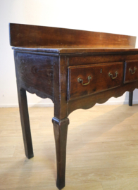 Antieke Engelse dresser / sidetable, 18e eeuw