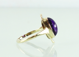 Vintage gouden ring cabochon amethist