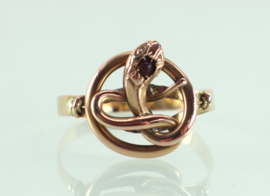 Antieke Franse gouden ring slang met granaat